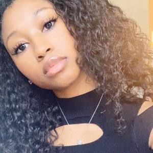 Meet your Posher, Marcella